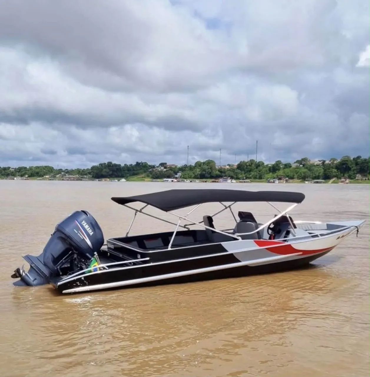 Vende-se lancha 