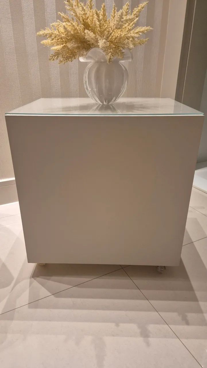 Mesas de cabeceira com gavetas - Foto 3