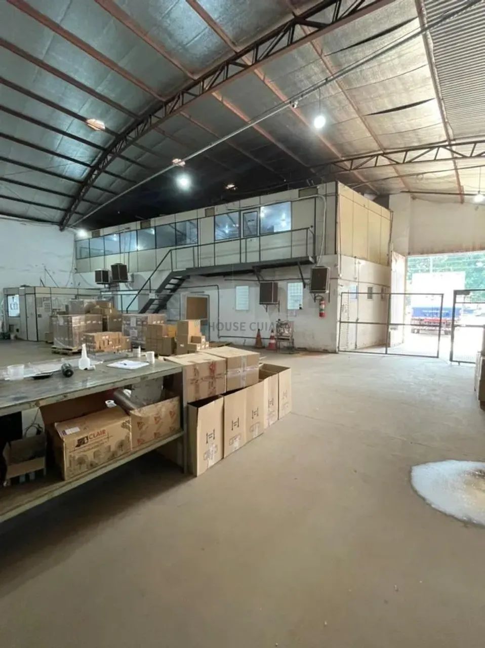 Galpão Comercial a Venda com 1800m2 - Foto 2