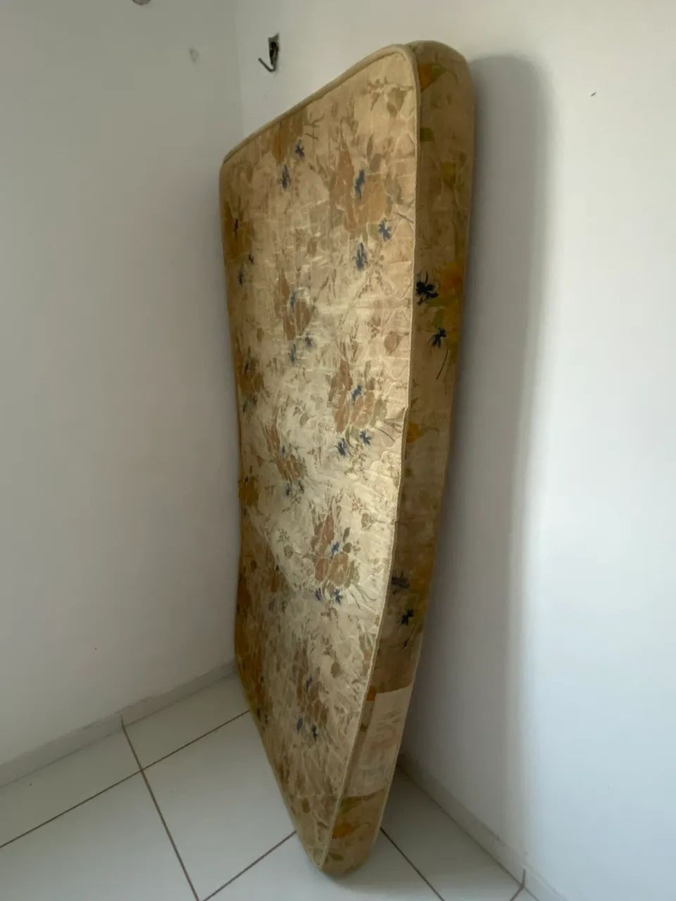 Cama Box solteiro, colchão de brinde  - Foto 3