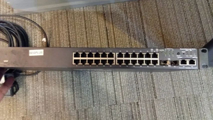Switch Dell PowerConnect 3424 - Foto 2