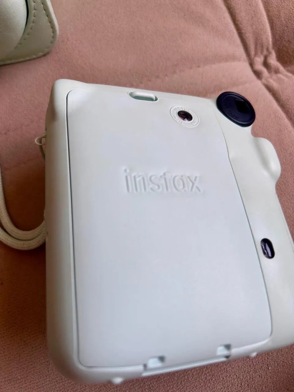 Vendo instax mini 12 com bolsinha  - Foto 3