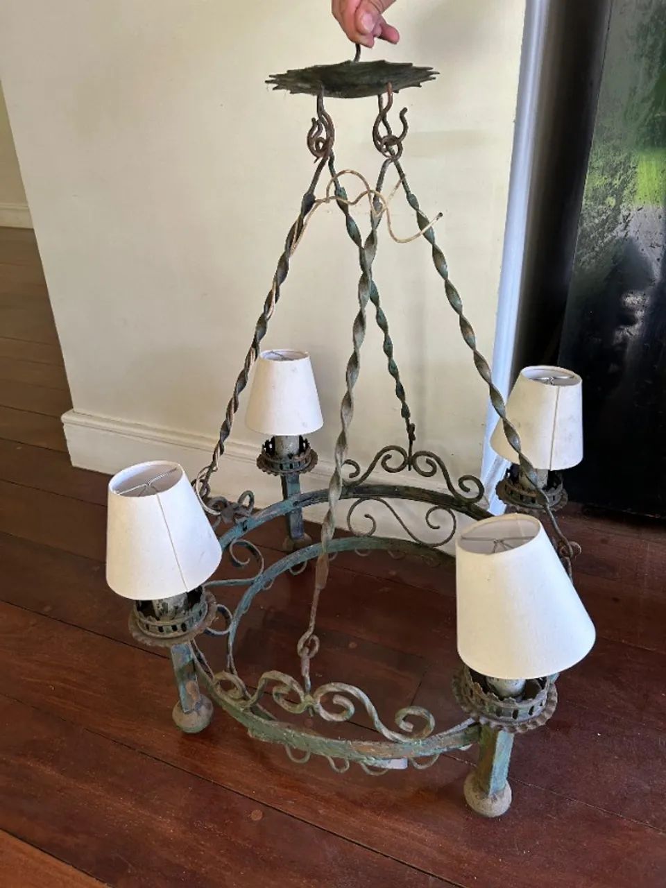 Lustre de ferro - 4 cúpulas