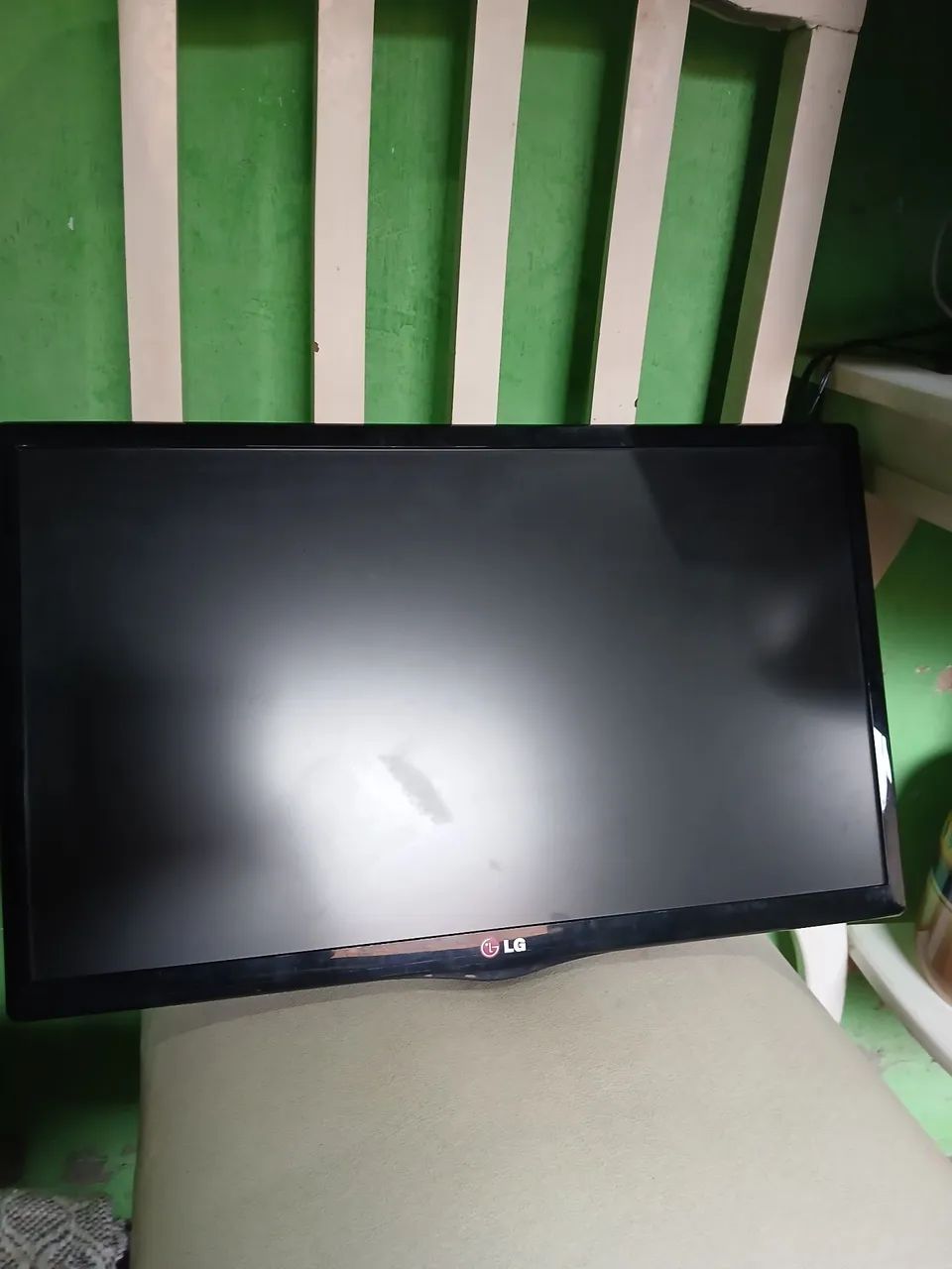 3 Monitores LG 22 Polegadas , 50,00 reais cada .  - Foto 2