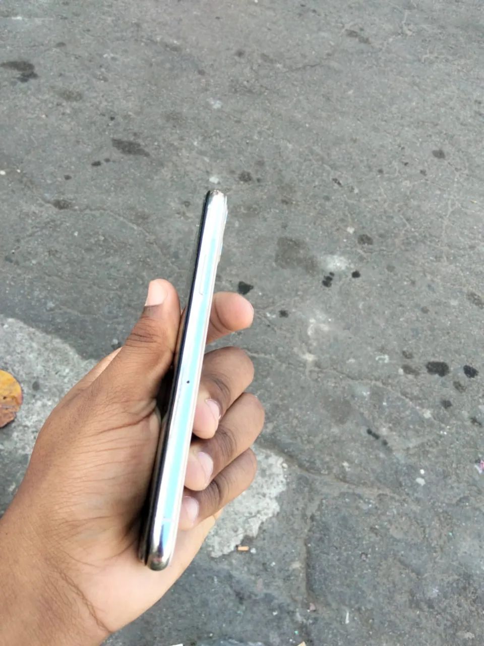 iphone 11 pro, com pequenas marca de uso - Foto 4