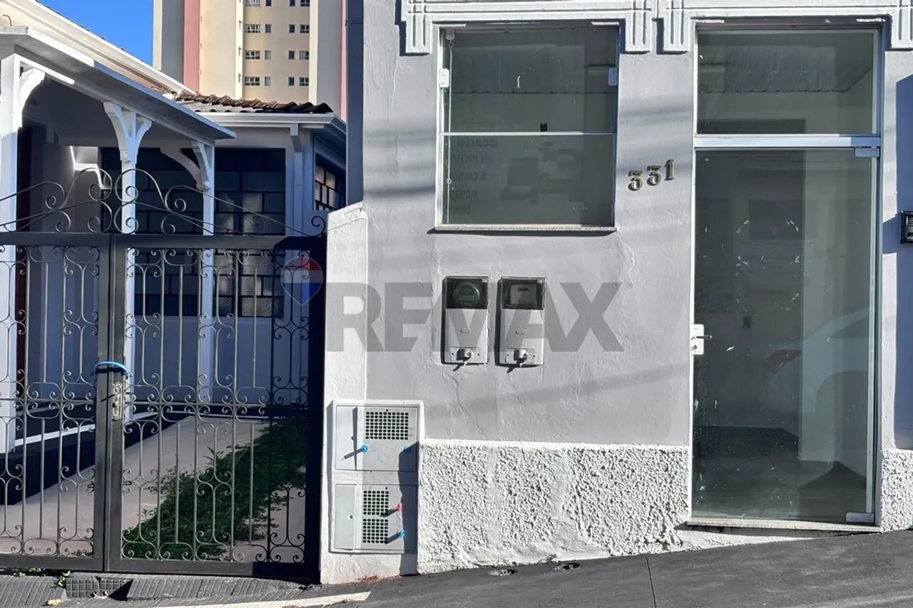 Aluga-se sala comercial no centro