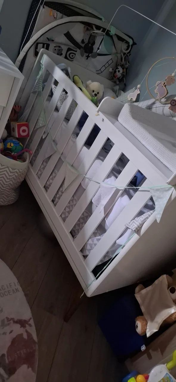 Berço branco com pé palito Abracadabra
