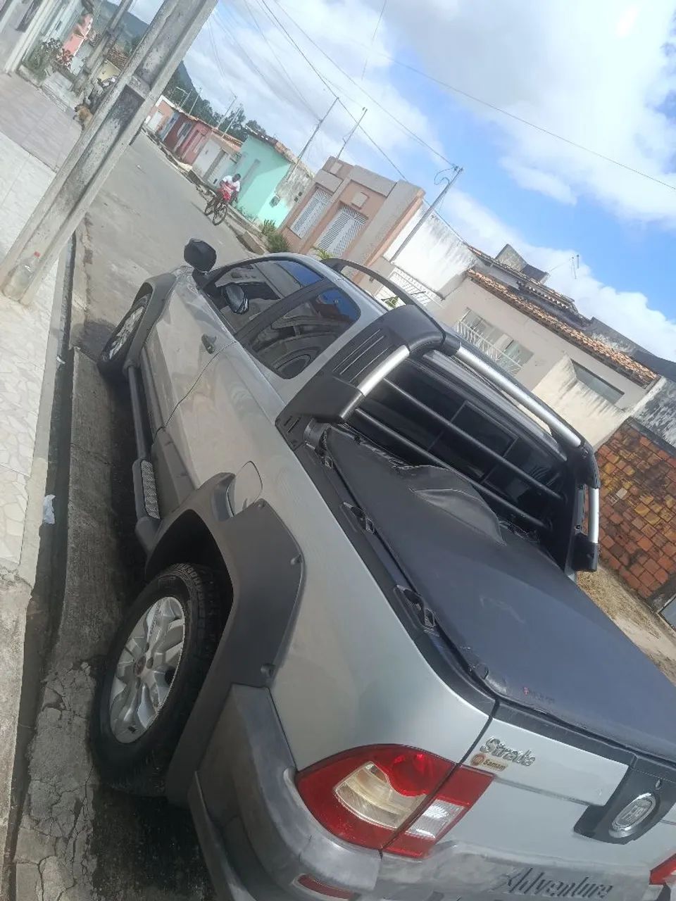 Fiat Strada Adventure1.8/ 1.8 Locker Flex CD 2013 - Foto 3