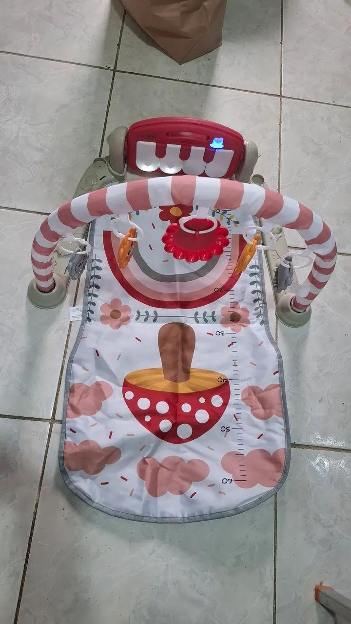 Tapete interativo de bebê