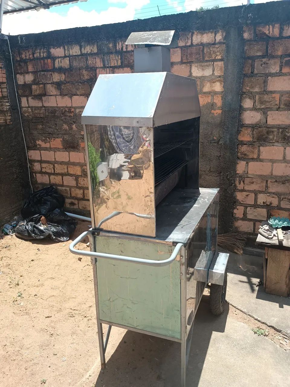 Vende-se Carrinho de espetinho, churrasco  - Foto 2