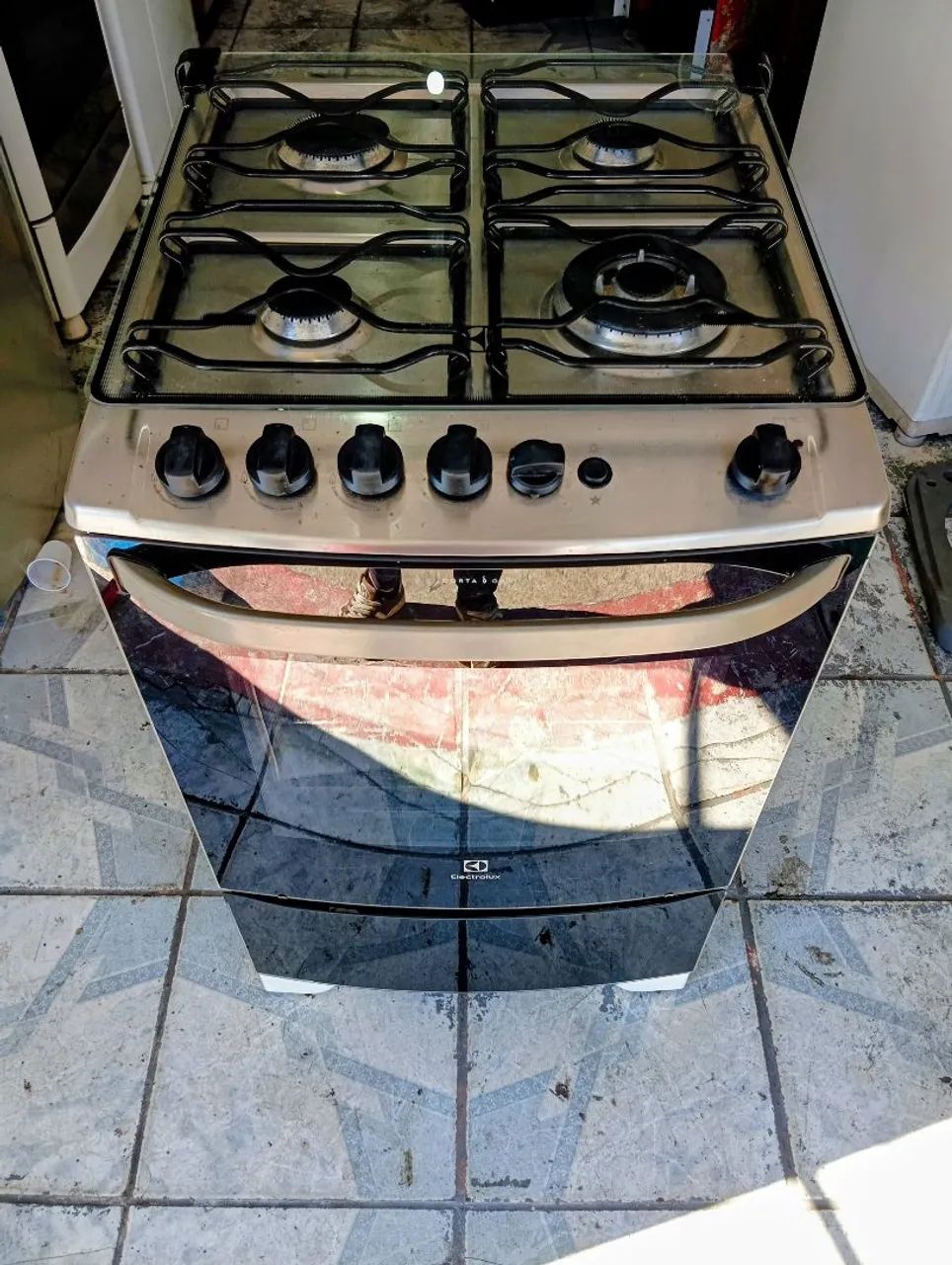Fogão Electrolux 4 bocas acendedor elétrico e grill 