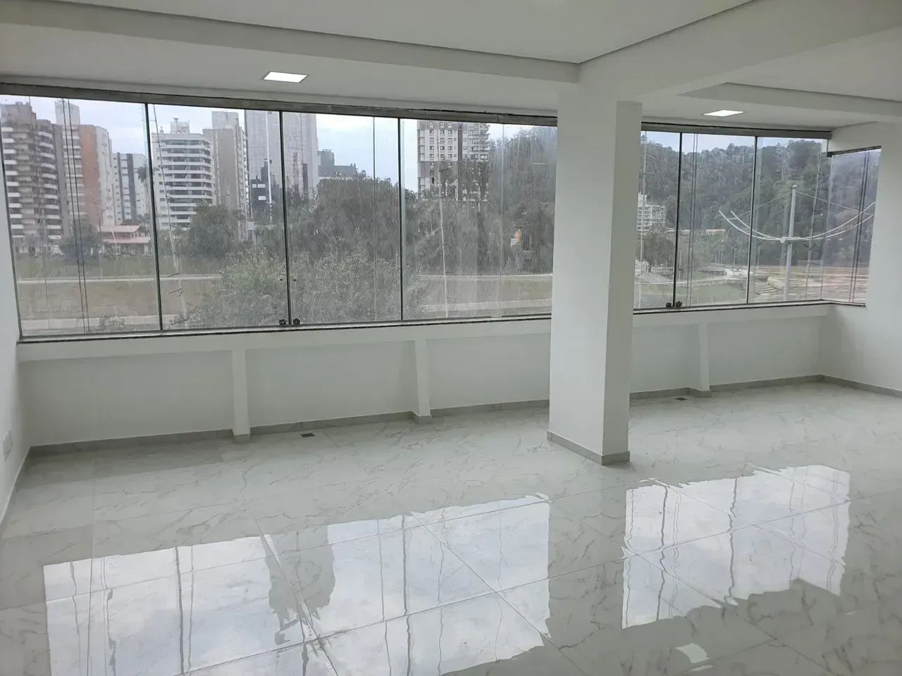 Excelente Sala Comercial / Escritório no Centro de Blumenau - Foto 4