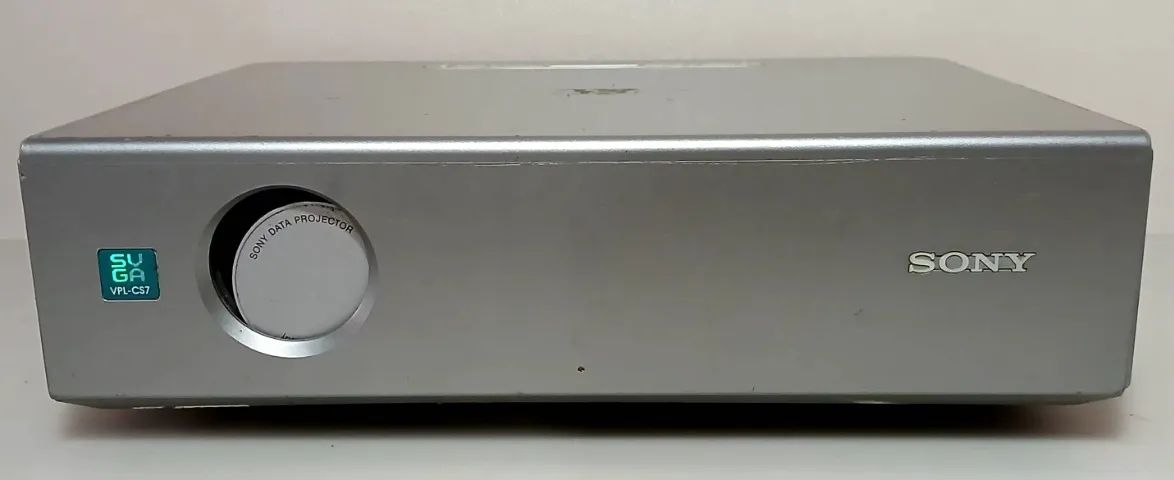 Projetor Sony VPL-CS7 - Precisa de conserto 