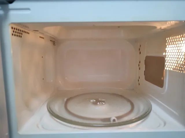 Micro-ondas Philco PMO23B em Ótimo Estado  - Foto 2
