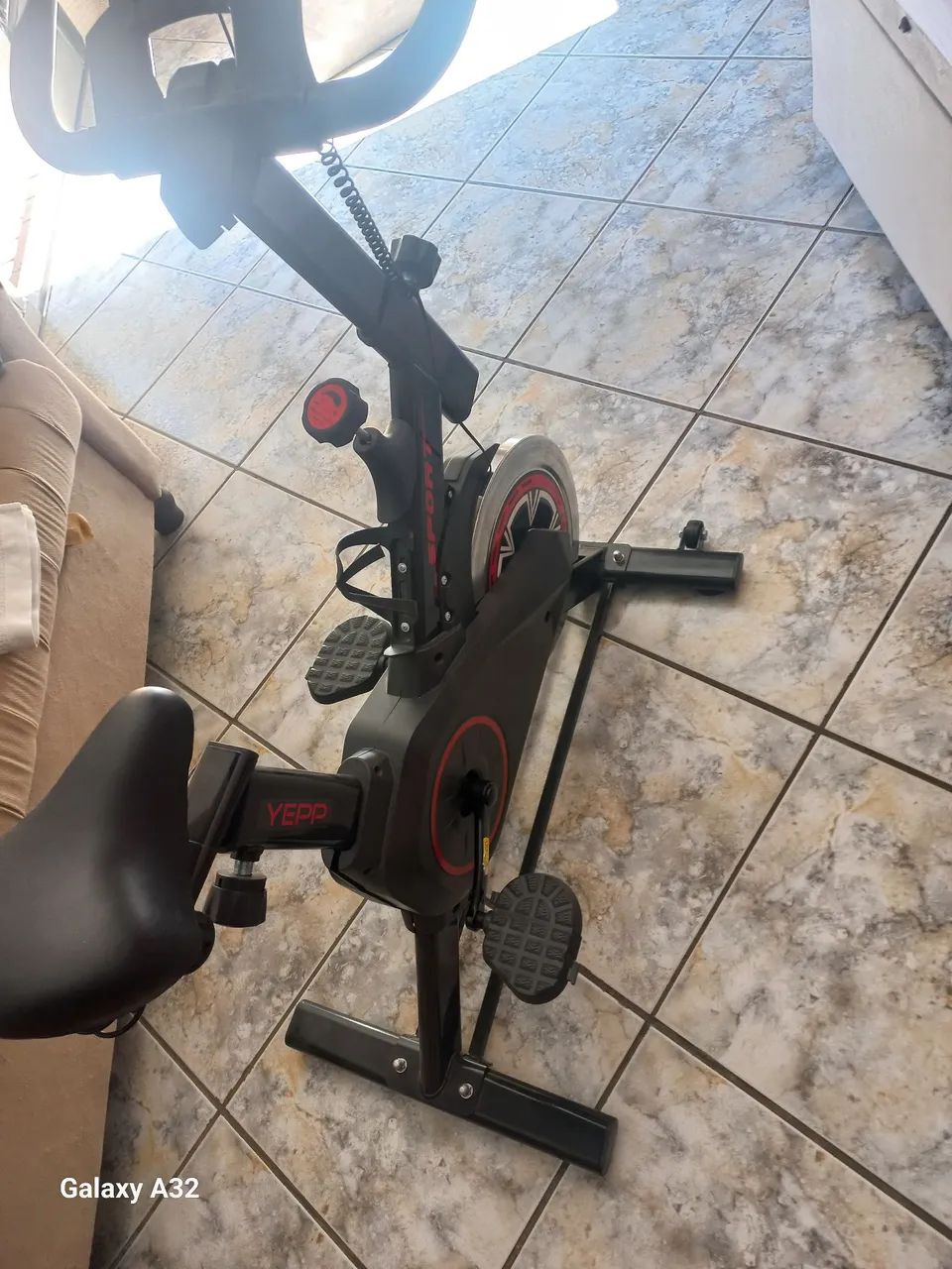Bicicleta ergométrica nova pouco uso
