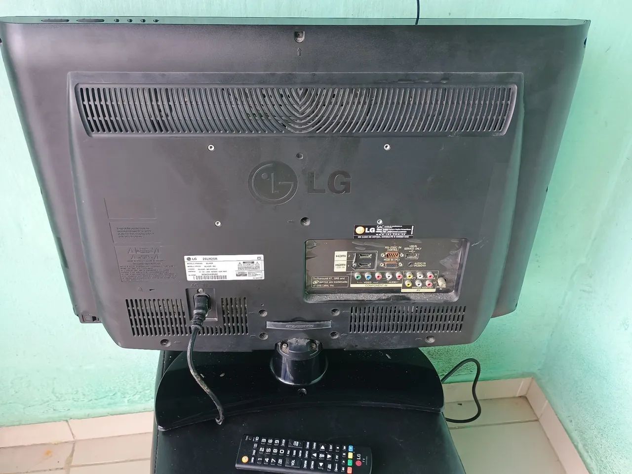 Lindo monitor LG 26 polegadas funcionando perfeitamente com entrada HDMI  - Foto 4