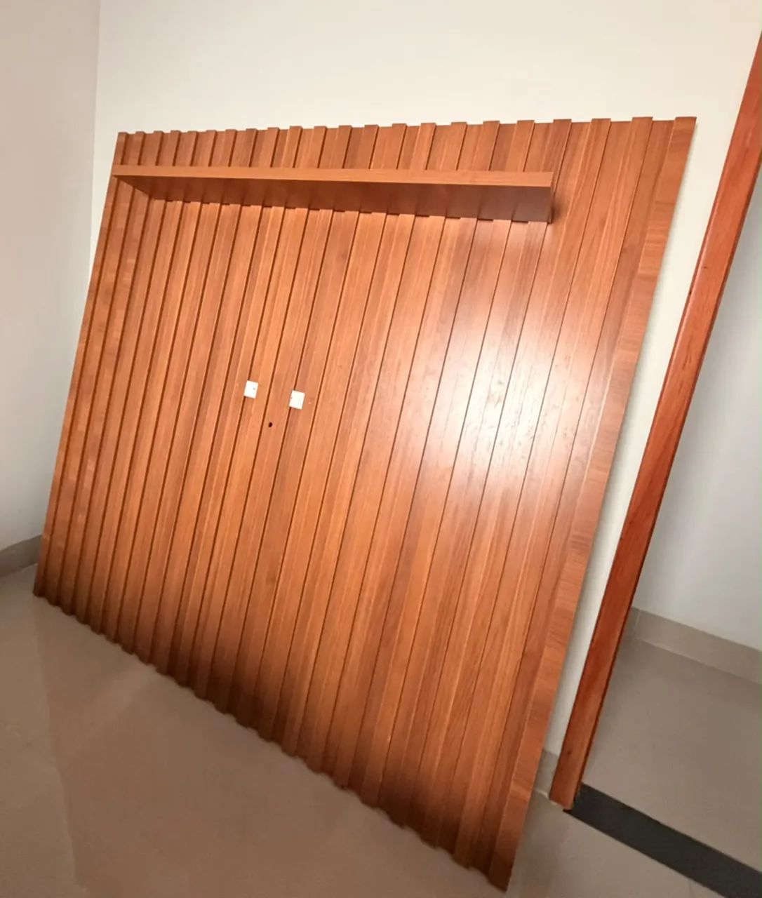 Painel ripado de madeira 