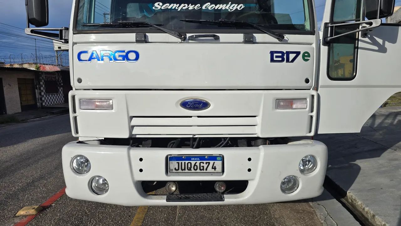 CAMINHÃO FORD CARGO 1317F 2005/2006 - Foto 2
