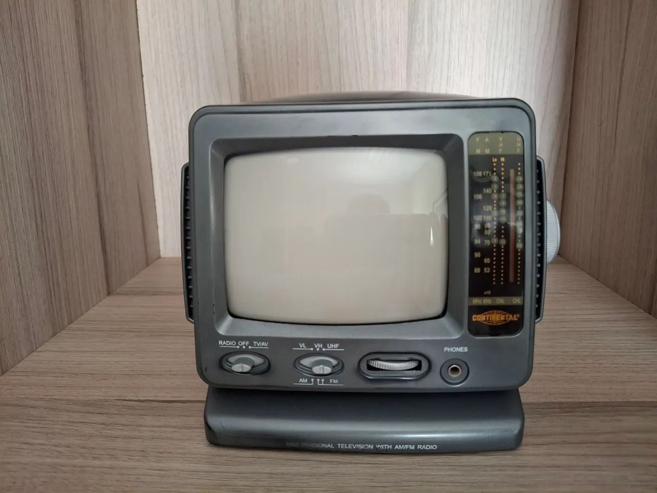 TV PORTÁTIL DE TUBO 5" POLEGADAS C/ RÁDIO AM/FM - Foto 5