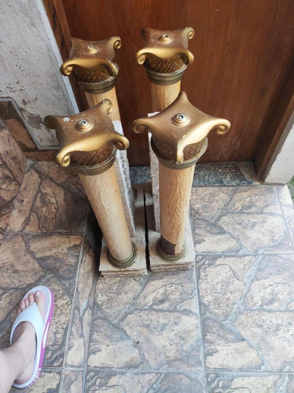 Vendo conjunto com 4 colunas/pés ornamentais para mesa - Foto 2
