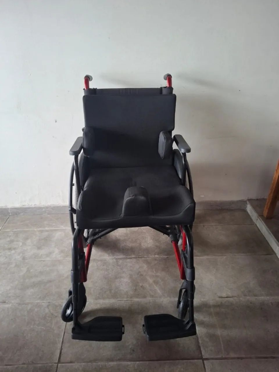 Cadeira não motorizada com regulagem