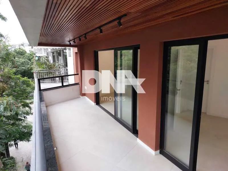 Apartamento : / Residencial / Lagoa