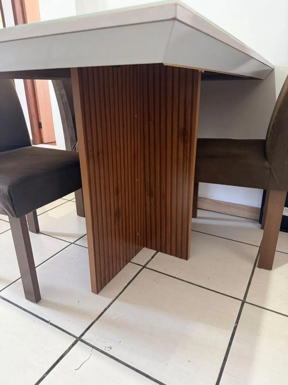 Mesa de Jantar Moderna com Tampo de Vidro + 4 Cadeiras - 4 Lugares - Foto 5