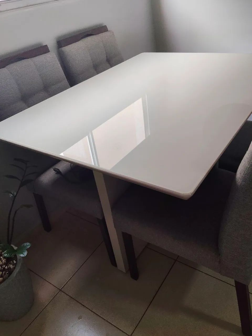 Conjunto de mesa com 4 cadeiras  - Foto 3