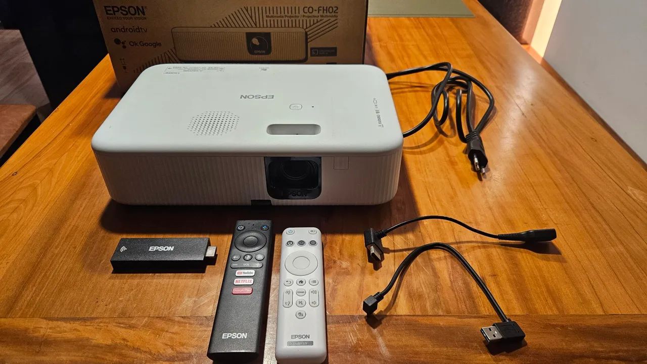 Projetor Epson Epiqvision Co-fh02 Full Hd Hdmi/usb branco (usado) - Foto 2