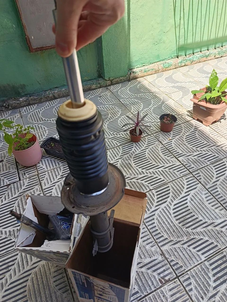 Amortecedor dianteiro usado Etios - Foto 3