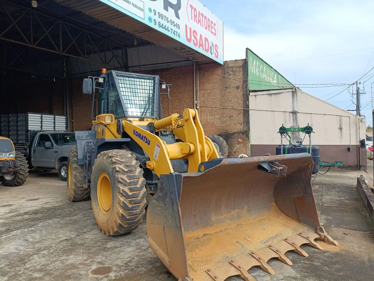 Pa carregadeira komatsu WA320 em Ariquemes 