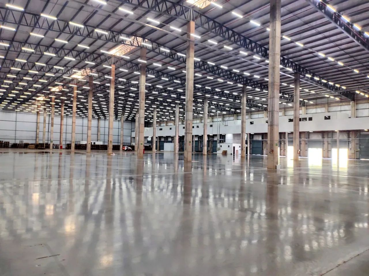 Galpão logístico em condomínio com 4.000m² Pé Direito 12m, 8 Docas, Estacionamento 30.000m - Foto 8
