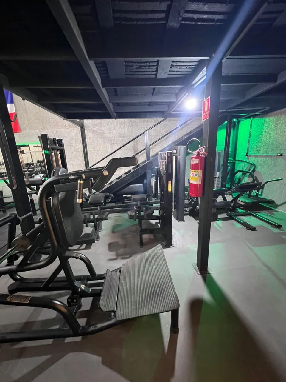 ACADEMIA /APARELHOS DE GINÁSTICA  - Foto 3