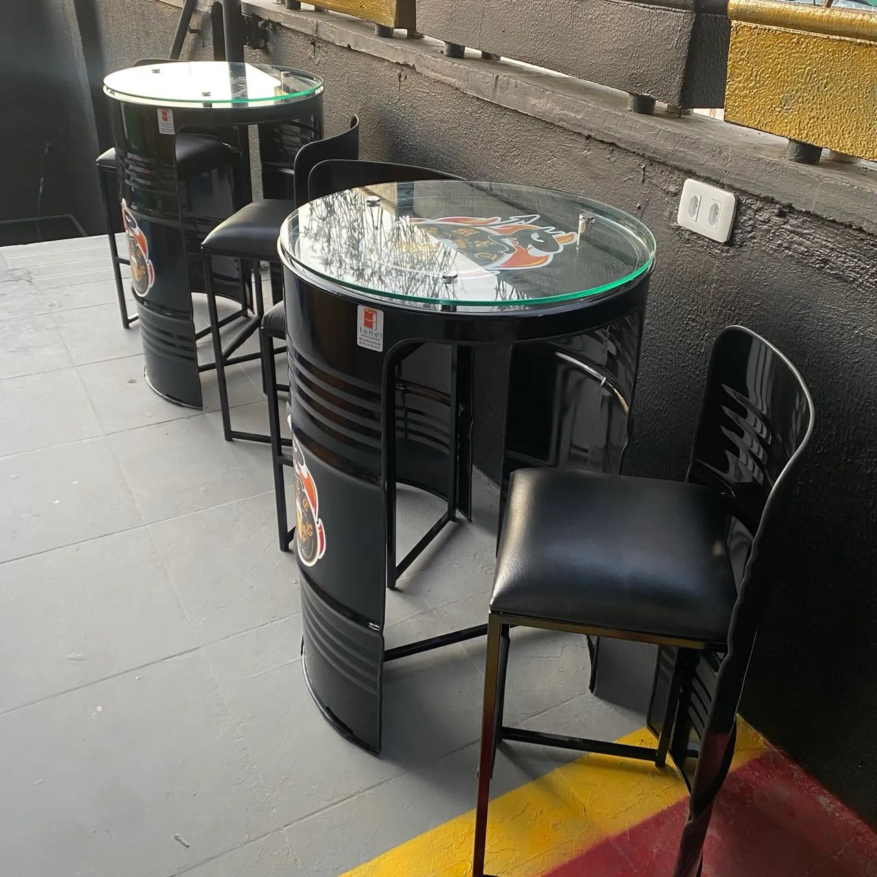 Conjunto mesa + banquetas personalizadas  - Foto 4