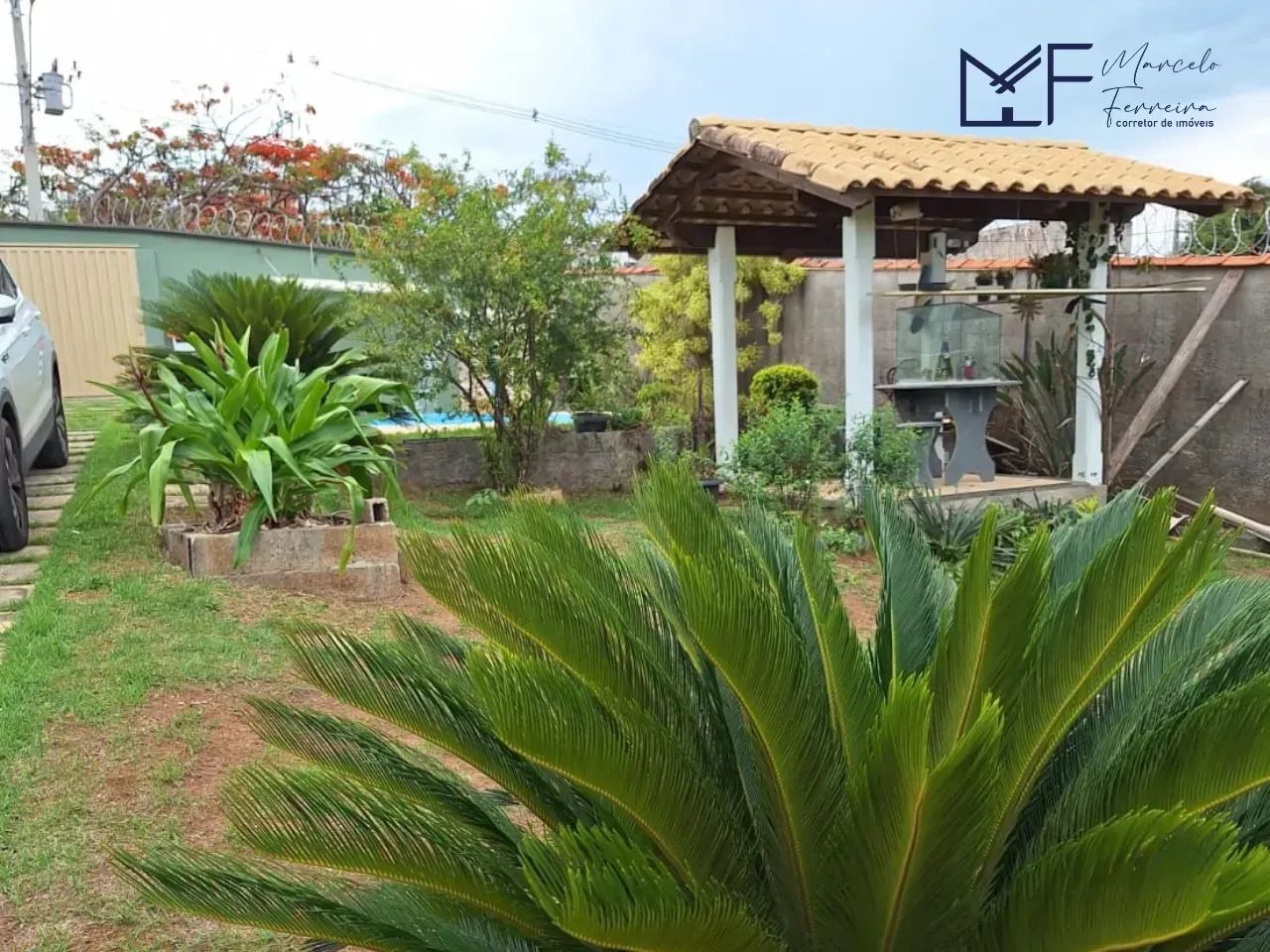 Excelente casa com 04 Quartos em local privilegiado de Florestal/MG - Foto 2