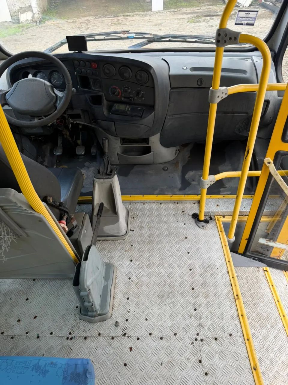 Microônibus Iveco City class 70c16 - Foto 5