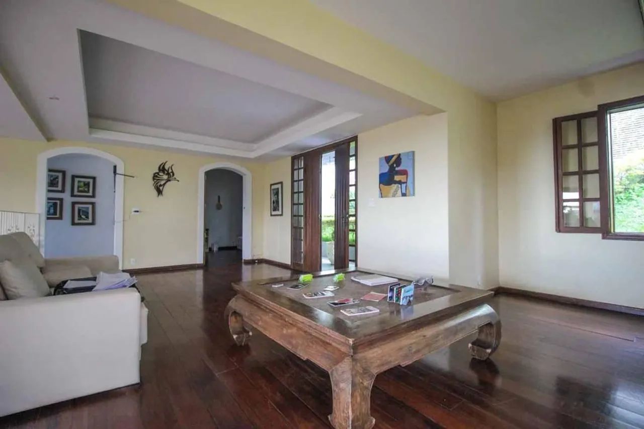 Casa à Venda - Mangabeiras, 3 Quartos, 500 m2
