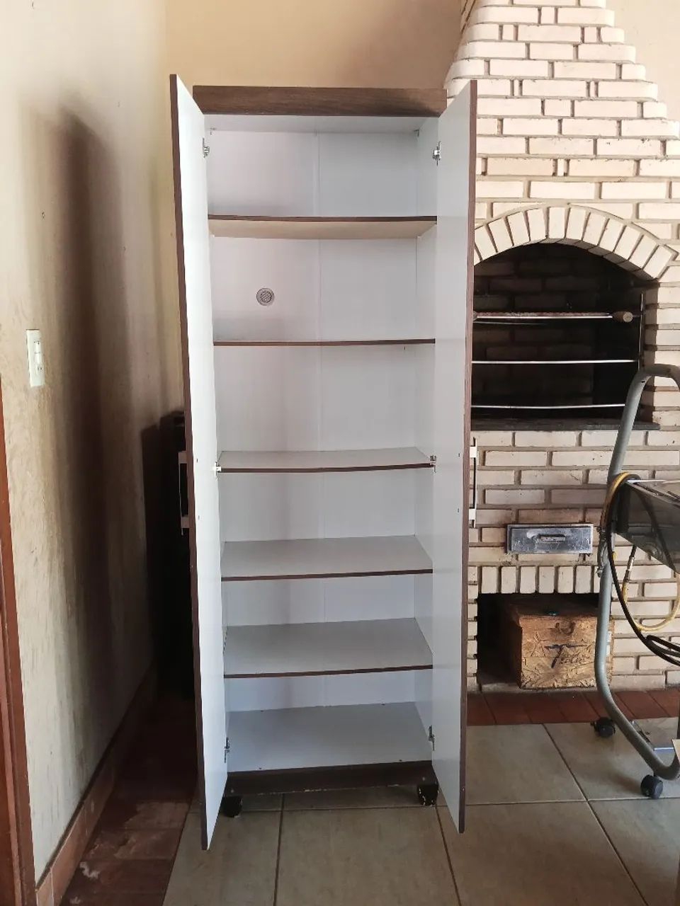 Vende-se Armário Multiuso e Cama Box de Solteiro com Colchão - Foto 2