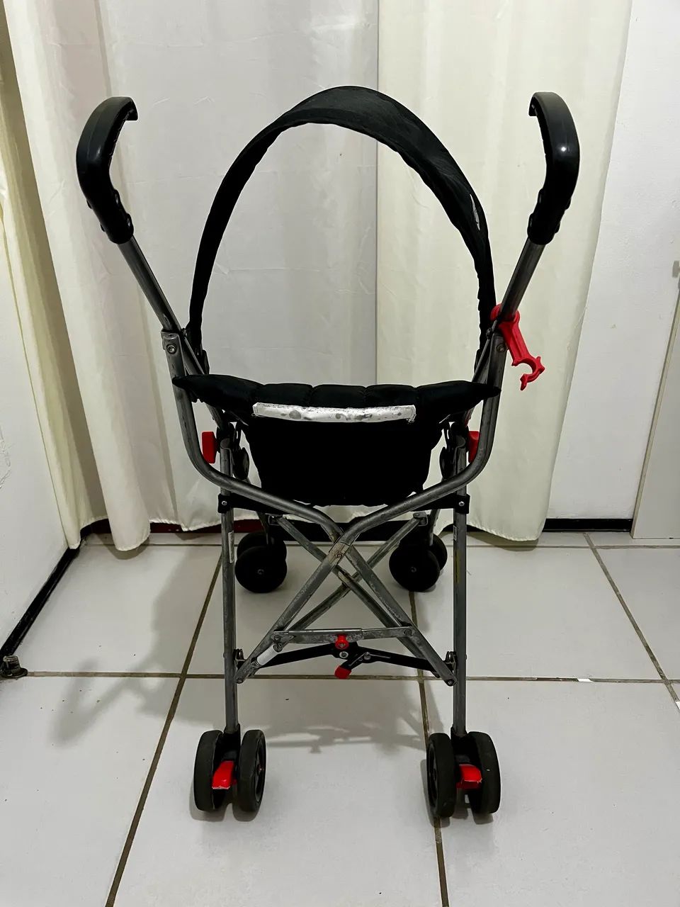 Carrinho de Bebê Multikids Baby Preto - Conservado - Foto 2