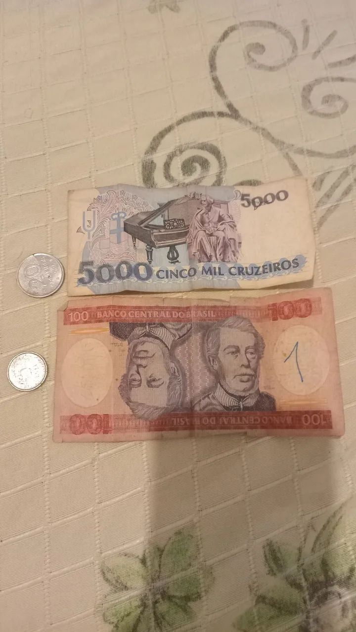 Vendo 2 notas e 2 moedas antigas para colecionador 