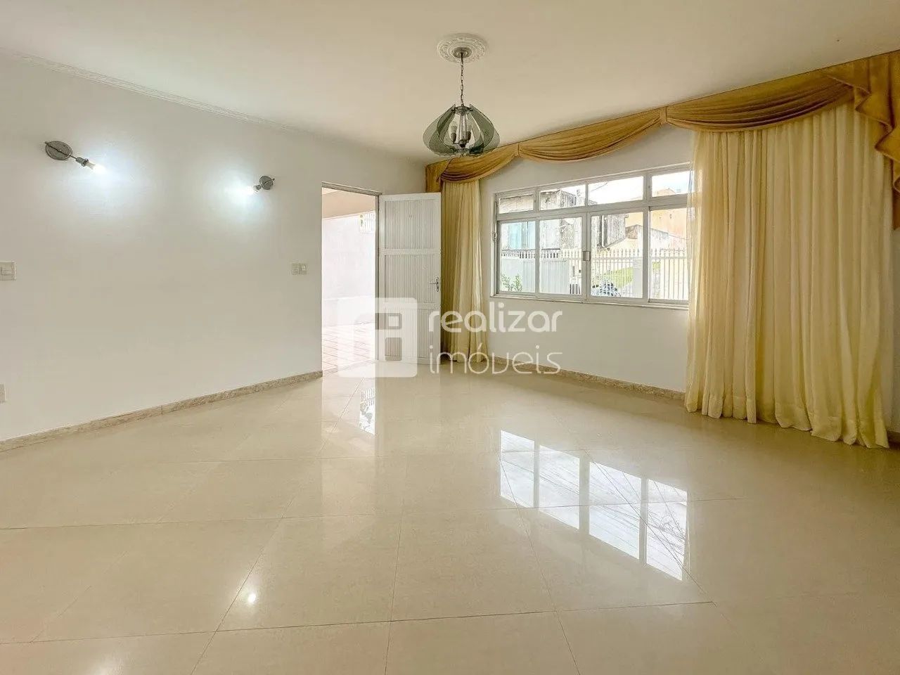 Casa de 4 dormitórios bairro Ipiranga em Florianópolis - Foto 2