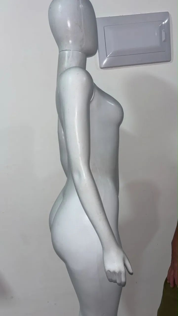 Vendo manequim completo em ótimo estado  - Foto 3
