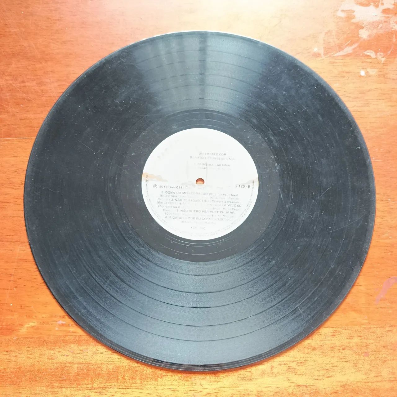 LP Vinil Compacto - Renato e Seus Blue Caps - ?Um Embalo Com? (1971) - Foto 4