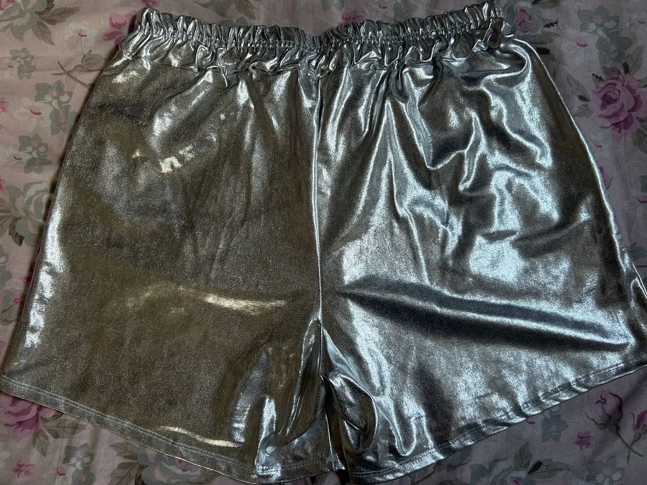 Short prata metalizado carnaval - Foto 2