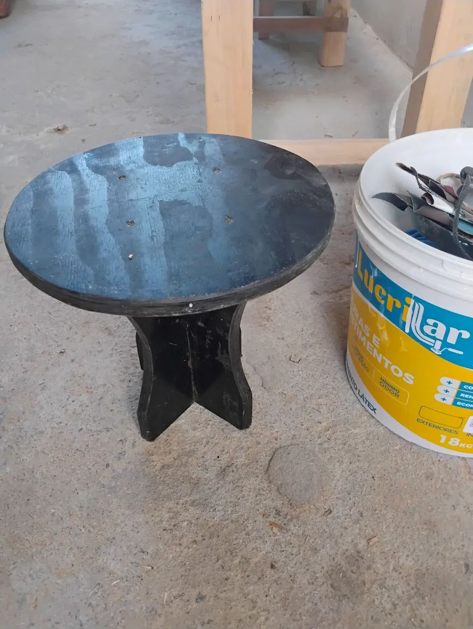 Banquinho de madeira  - Foto 2