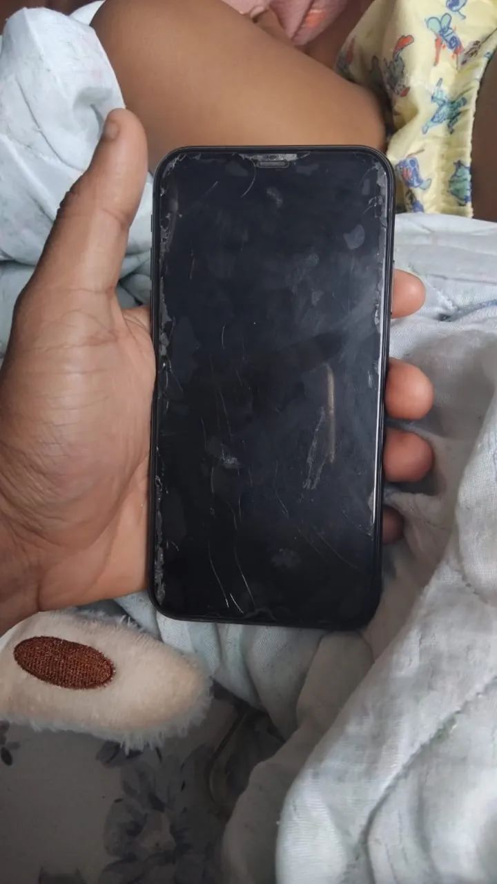 iPhone 11 Semi novo  - Foto 4