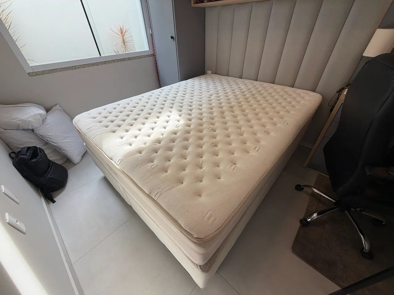 Colchão c/ box seminovo 1 ano de uso!