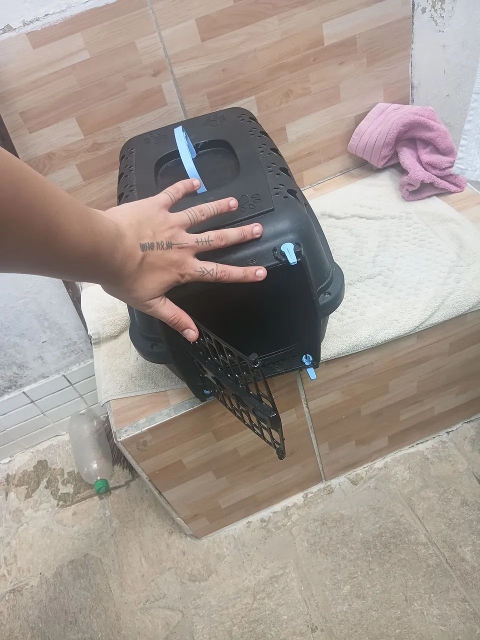 CAIXA DE TRANSPORTE PARA CÃES E GATOS - Foto 2