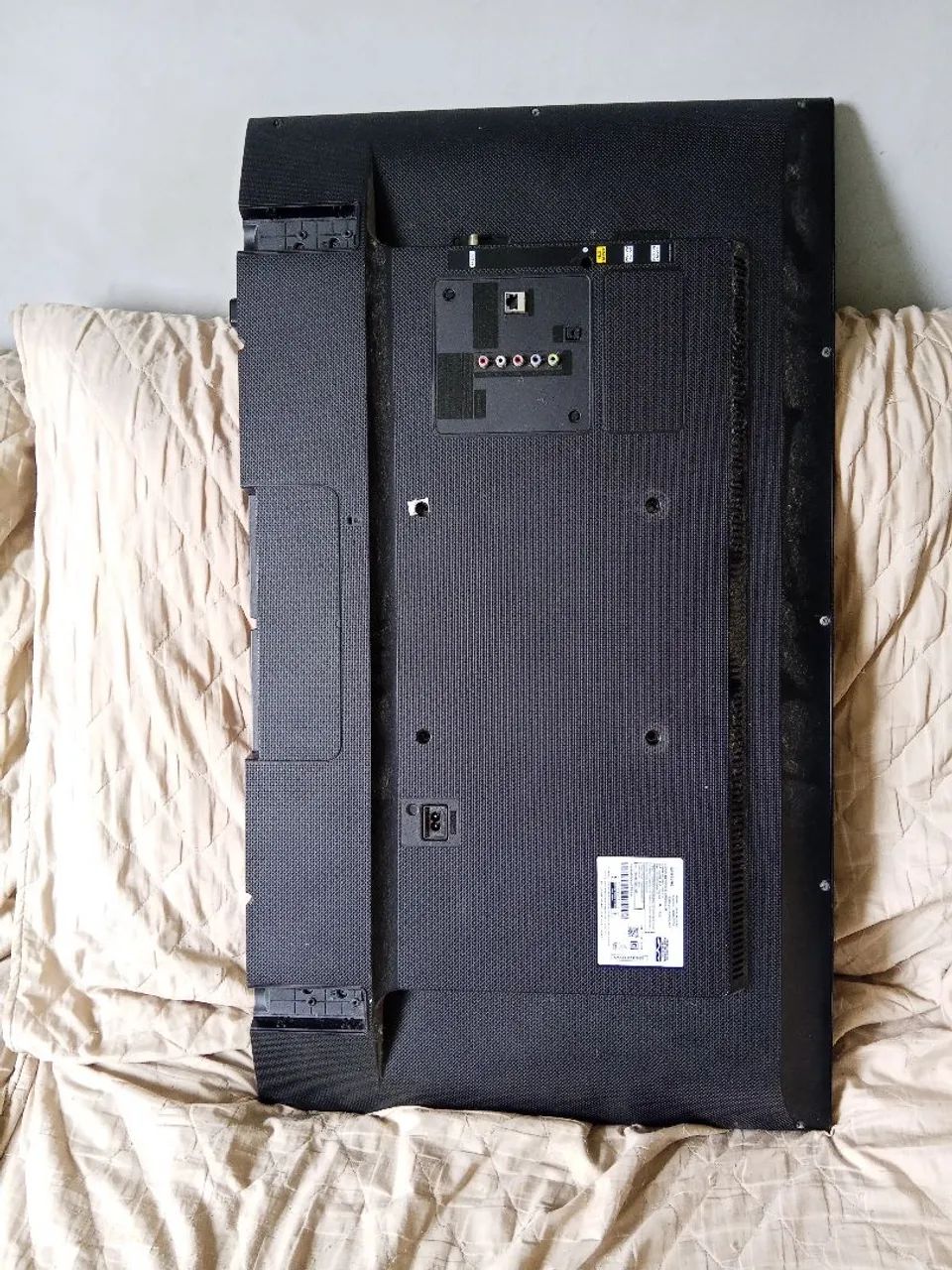 Vendo uma tv Samsung 40" polegadas com defeito tela trincada para retirada de peças  - Foto 3