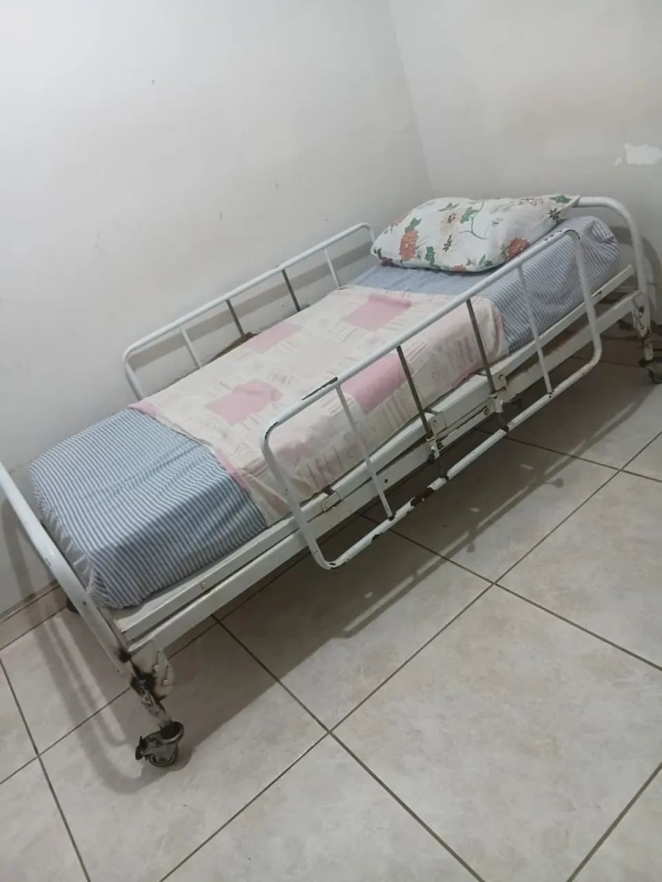 Cama hospitalar 